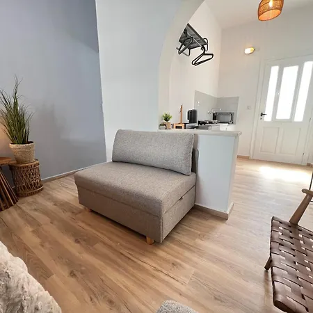 Aeolian Blu 4 Apartment