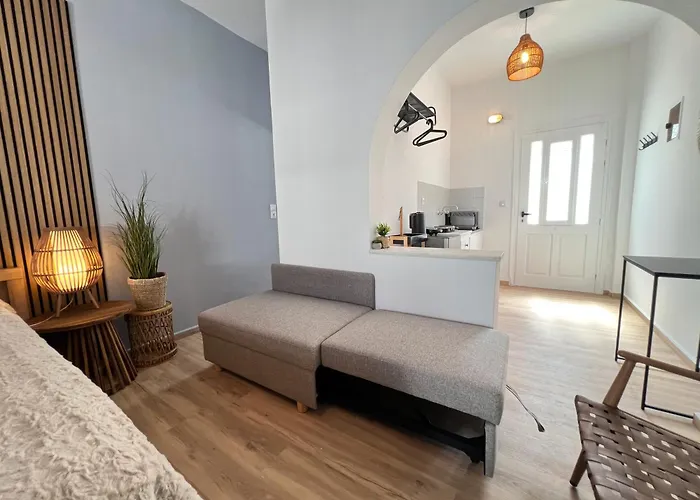 Aeolian Blu 4 * Paro